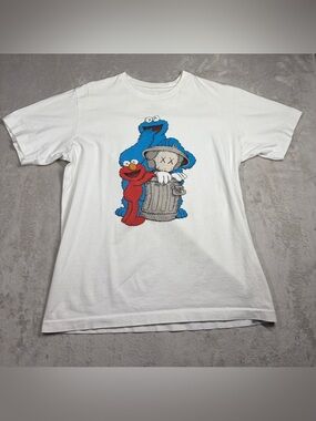 Uniqlo X Kaws X Sesame Street 100% Cotton White Cookie Monster Elmo T-Shirt S